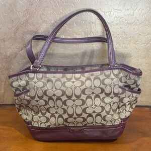 Coach Signature Shoulder Bag Tote in Tan With Burgundy Leather 
Gold Hardware